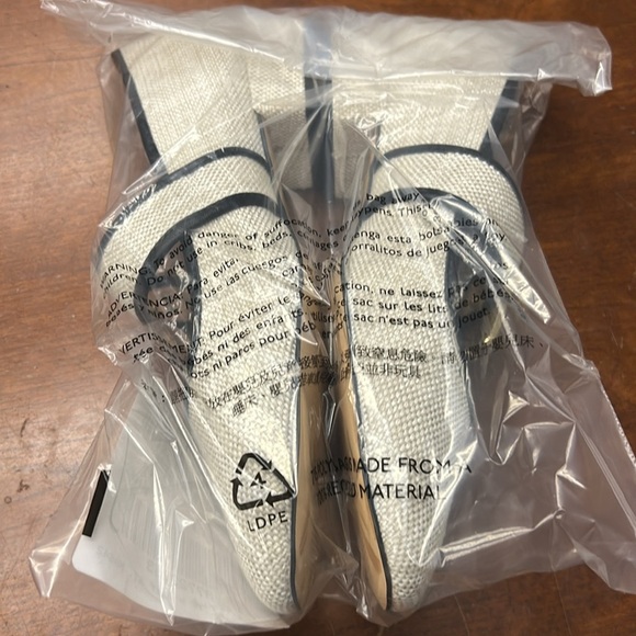 J Crew Teagan Mary Jane heels in Spanish canvas
CH276 - Picture 3 of 4